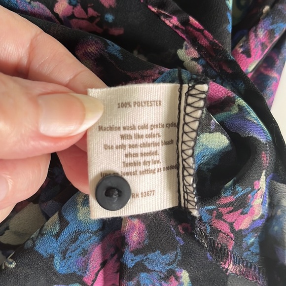 Decree Top Blouse Sheer Button Down Floral Sleeveless Black/multi Size L - Picture 3 of 12